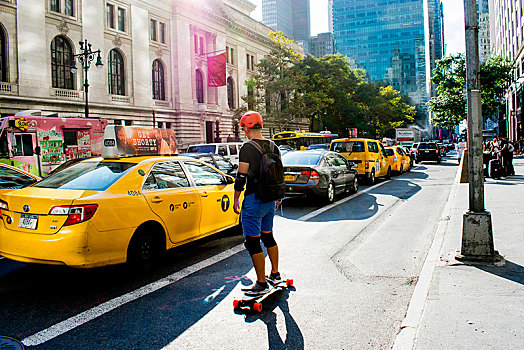 玩滑板,城市街道,曼哈顿