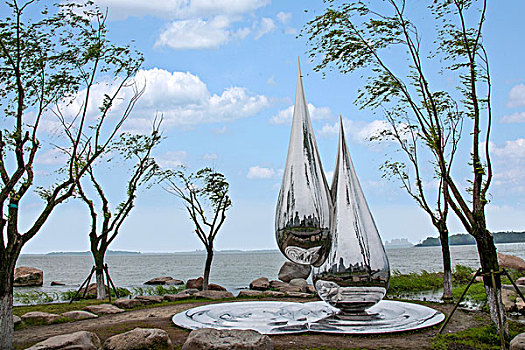 苏州金鸡湖畔城市雕塑---水滴