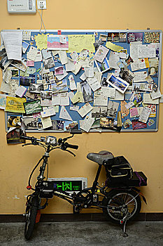 广州江畔国际青年旅舍,住宿过的人留下的纸片,广东广州荔湾区