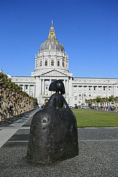 美国,加州,旧金山市政厅这是广场上的雕塑