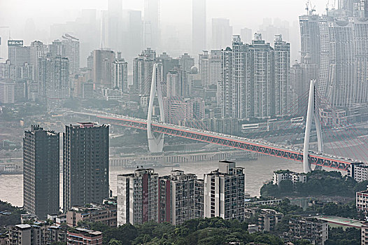 俯瞰重庆东水门大桥