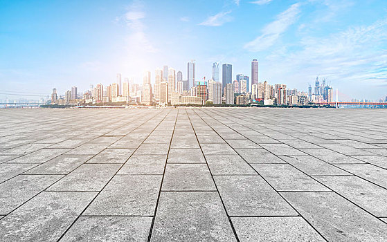 前景為廣場地磚的重慶城市建筑群