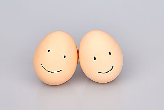 微笑的卡通鸡蛋