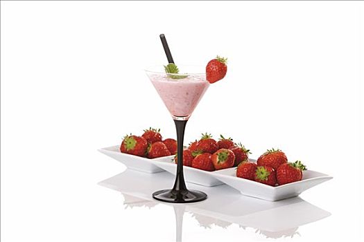 草莓奶昔,草莓,碗