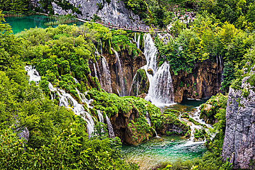 大,瀑布,茂密植被,十六湖国家公园,克罗地亚