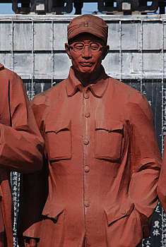 晋冀鲁边区首长徐向前在武安的塑像