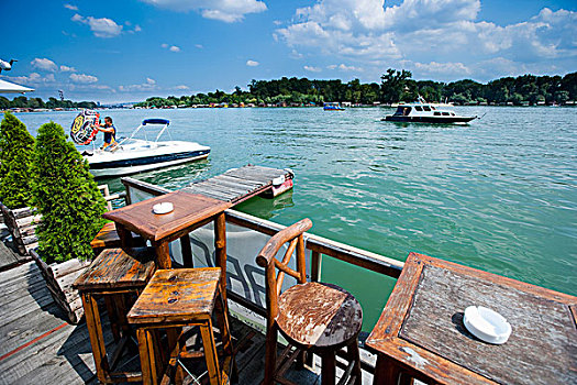 塞尔维亚,多瑙河,贝尔格莱德,漂浮,河,小船,桌子,椅子,咖啡