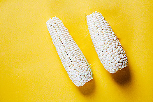 两个玉米,糯玉米,玉米棒