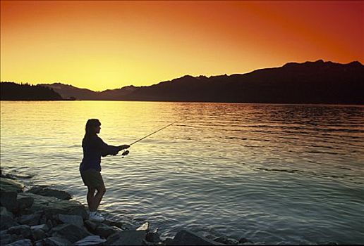 女人,钓鱼,日落,威廉王子湾,瓦尔德斯半岛,夏天,剪影