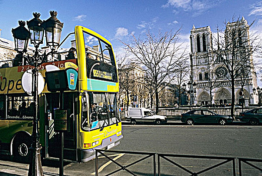 法国,巴黎,巴黎四区,旅游大巴,街道,背影