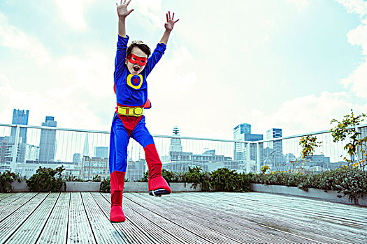 超人,男孩,跳跃,城市,屋顶