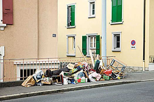 生活垃圾,家具,路边