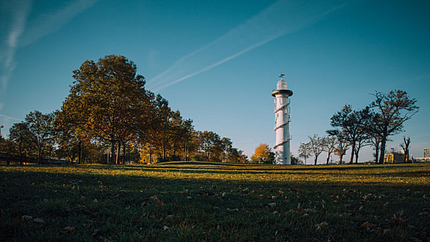 多瑙河岸边的灯塔