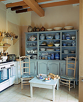 一对,厨房,椅子,正面,柜橱,展示,收集,陶瓷,北非,安达卢西亚,瓷器,荷兰