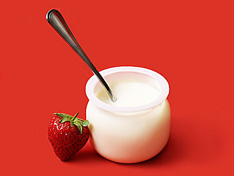 容器,原味酸奶,草莓