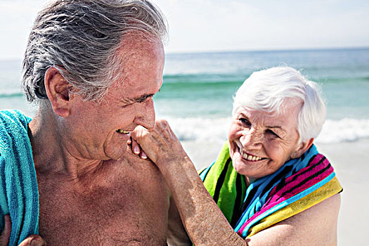 高兴,老年,夫妻,拿着,毛巾,颈部,海滩