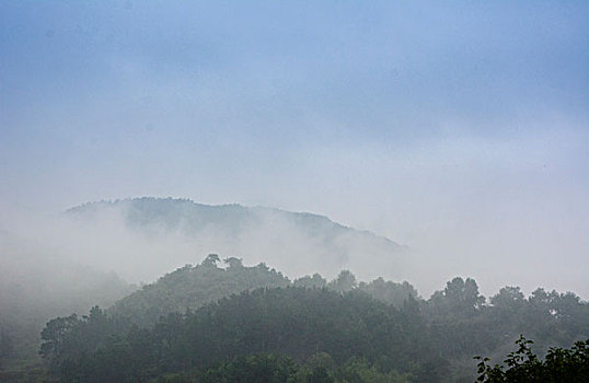 云雾群山