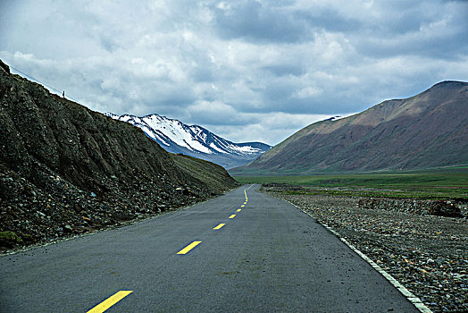 雪山草原公路