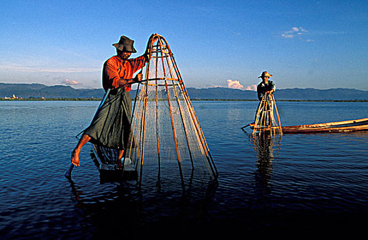 亚洲,缅甸,茵莱湖,渔民,划艇,腿,早晨,亮光