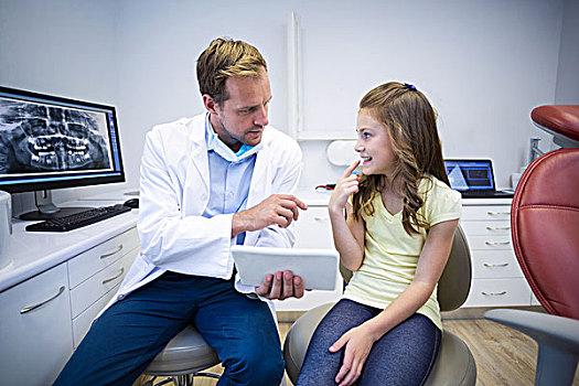 孩子,病人,展示,牙齿,牙医,牙科诊所