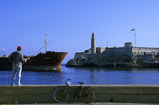 古巴,哈瓦那,捕鱼者,莫罗城堡,要塞,灯塔,货船,进入,港口
