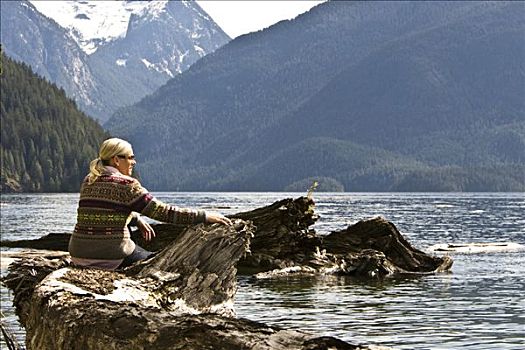 坐,女人,湖,不列颠哥伦比亚省,加拿大,北美