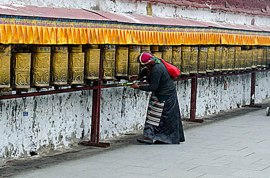 西藏群众