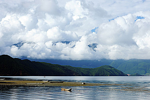 泸沽湖的船