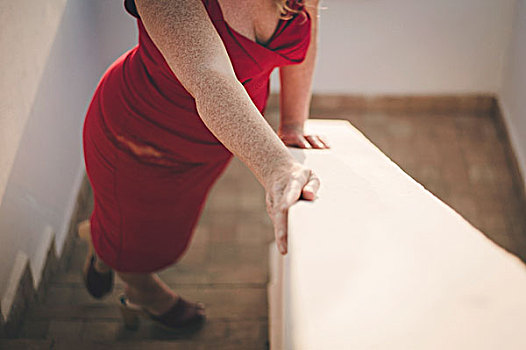 女人,红裙,楼梯