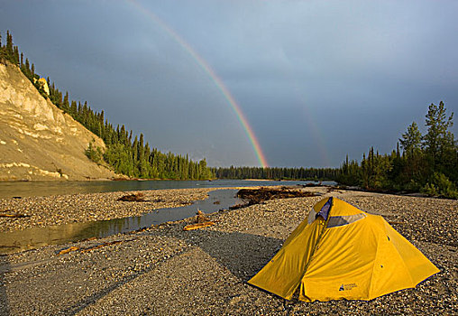 帐蓬,砾石,彩虹,后面,河,育空地区,加拿大