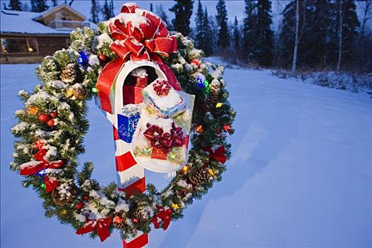 邮箱,装饰,圣诞节,花环,拐棍糖,条纹,邮政,正面,原木,家,黎明,靠近,费尔班克斯,阿拉斯加