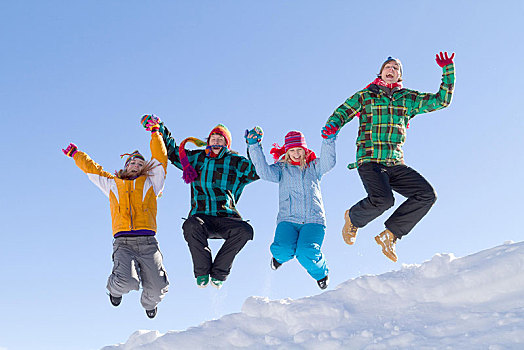 四个,年轻人,穿,彩色,冬服,跳跃,上方,积雪,萨尔茨堡,奥地利,欧洲