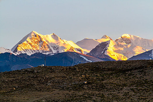 日照金山