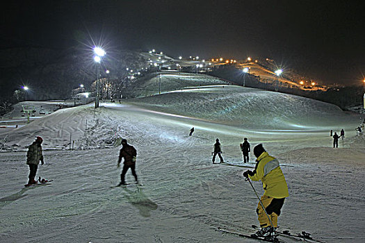 滑雪胜地,夜晚