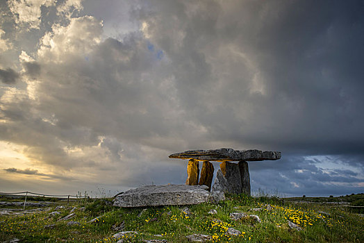 巨石墓,史前,石头,墓地,门口,云,天空,布伦,克雷尔县,爱尔兰