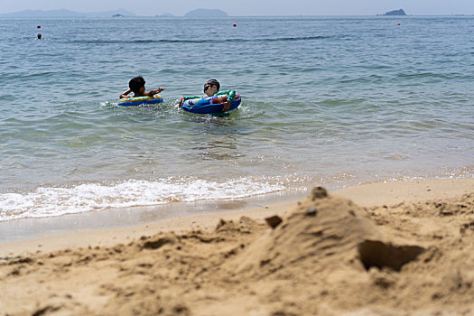 男孩,游泳,海滩