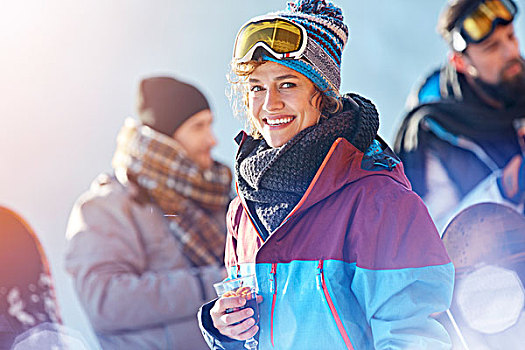 头像,微笑,女性,滑雪,喝,鸡尾酒