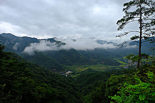 景德镇瑶里古镇山脉