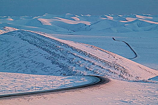 戴珀斯特公路,冬天,育空地区,加拿大