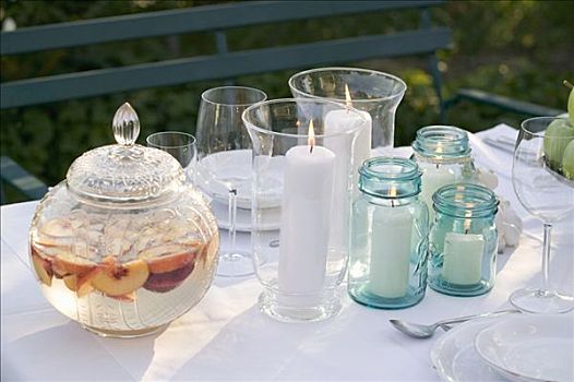 玻璃杯,桌上,花园