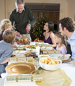 家庭,坐,圣诞晚餐