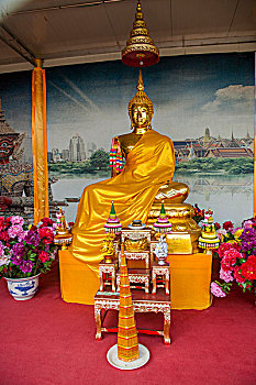 重庆巴南区天星寺镇天星寺中泰文化园里的泰国佛像