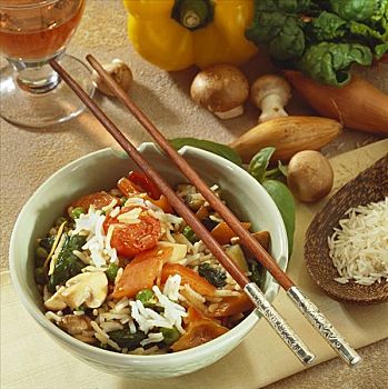 米饭,蔬菜,蘑菇,小碗