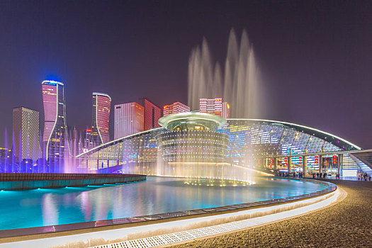 美丽的杭州钱江新城音乐喷泉