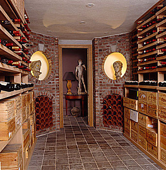 印象深刻,酒窖,存储,葡萄酒瓶,一对,石头,半身像,圆形,入口