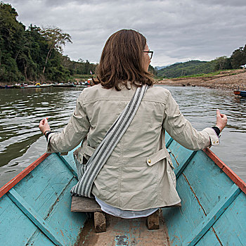 坐,女人,船,河,琅勃拉邦,老挝
