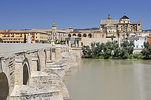 清真寺,大教堂,罗马桥,瓜达尔基维尔河,河,科多巴,西班牙,安达卢西亚,区域