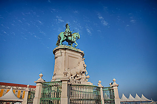 葡萄牙,里斯本,骑马雕像,广场,围绕,政府建筑,商业