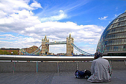 具有现代气息的英国伦敦伦敦塔桥和泰晤士河