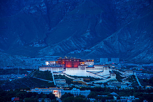 西藏拉萨布达拉宫远眺